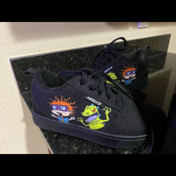 Heelys size youth 5 $20 - Picture 2 of 4